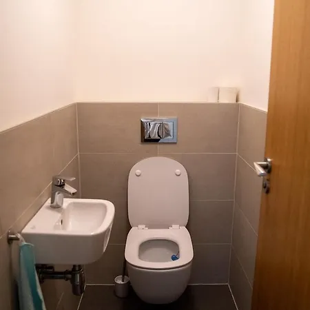 Modern With Own Parking Apartment Prague